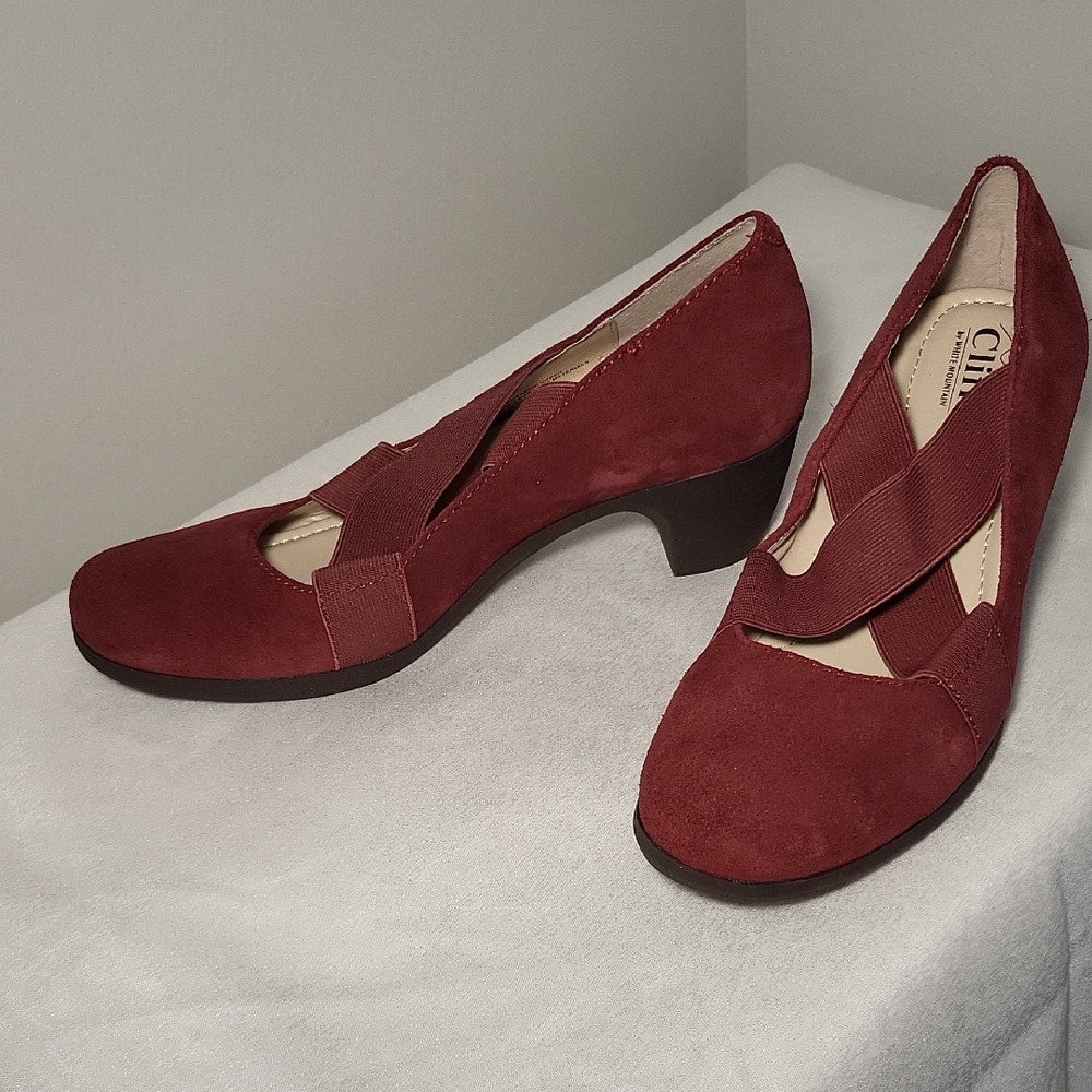 Cliffs by WHITE MOUNTAIN Red Suede Heels Size 9M New